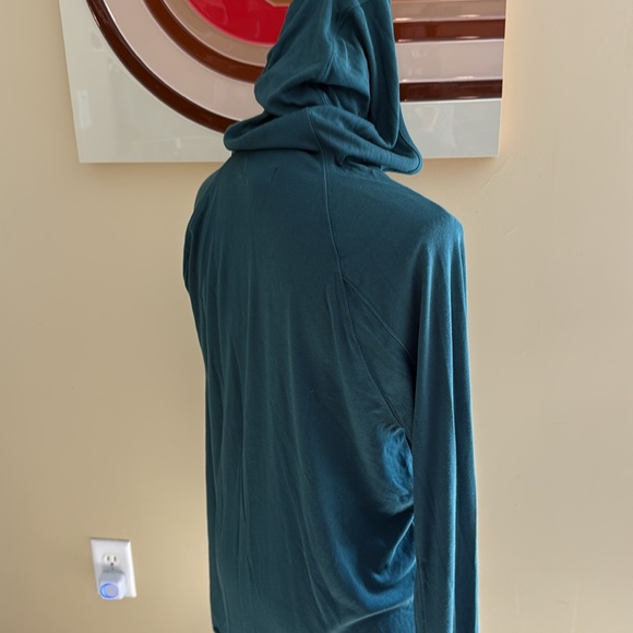 Top - Picture 2 of 3